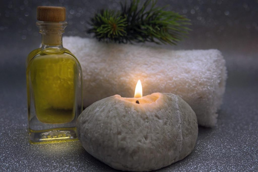 Massage in Zwolle - therapeut voert ontspannende behandeling uit voor gezondheid en welzijn